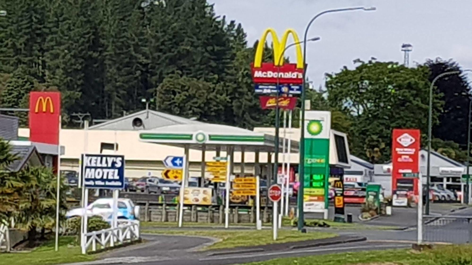 Kelly'S Riverside Motel Taumarunui Exterior photo