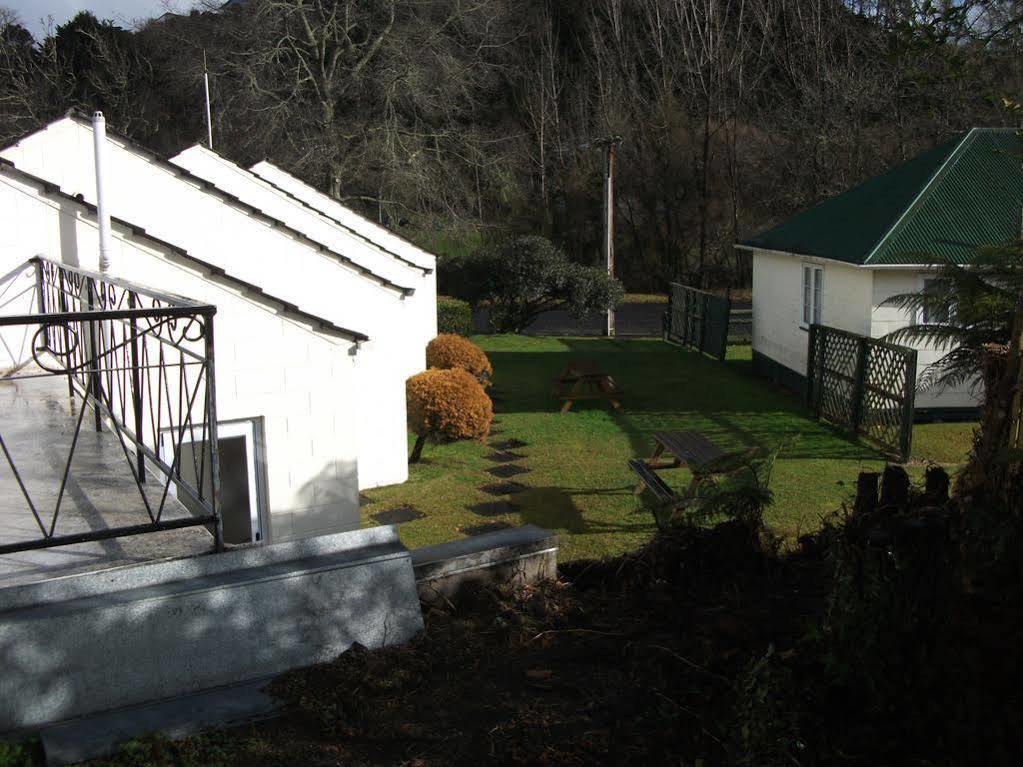 Kelly'S Riverside Motel Taumarunui Exterior photo