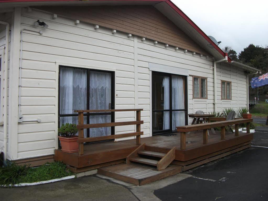 Kelly'S Riverside Motel Taumarunui Exterior photo